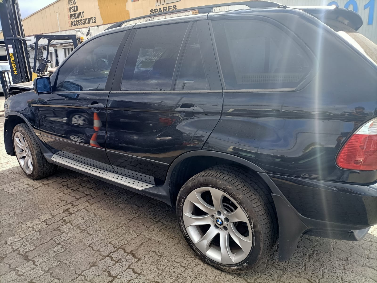 2005 BMW X5 LEFT REAR DOOR LOCK, POWER, E53, 11/00-08/06 51228402601 DOOR BOOT GATE LOCK