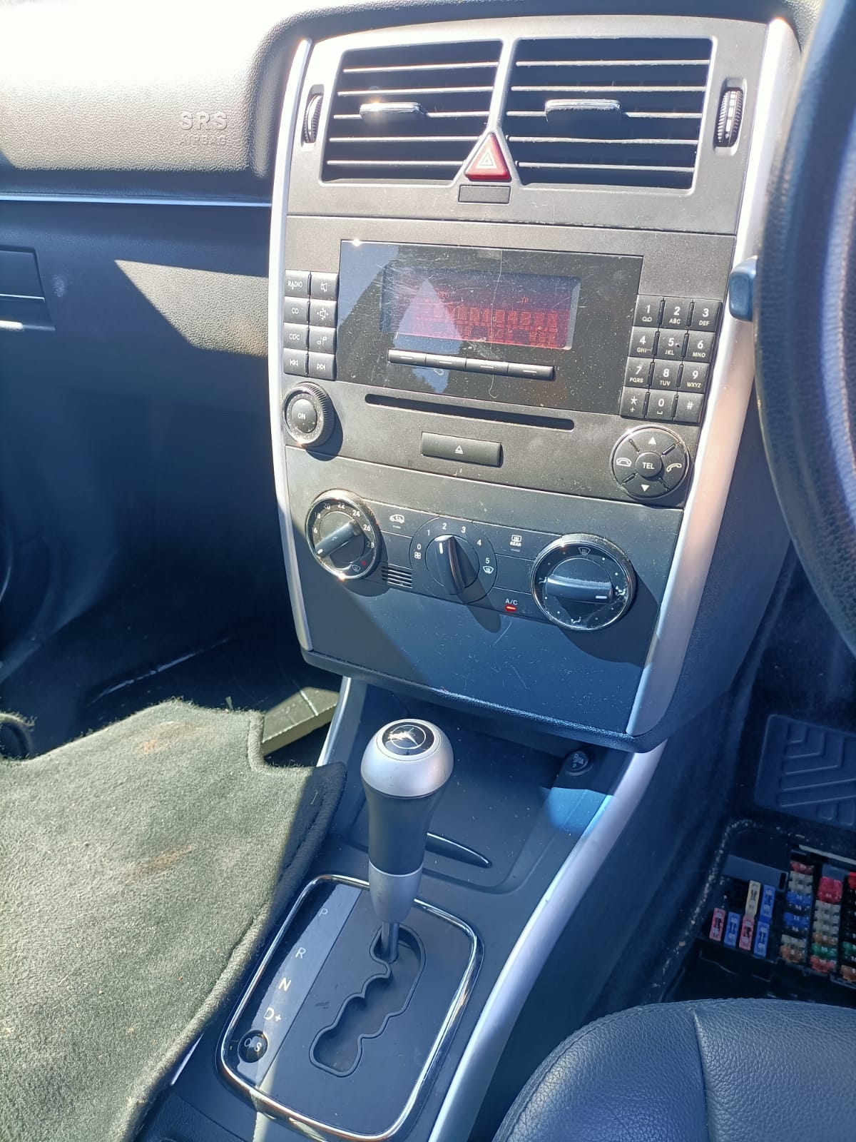 2007 MERCEDES B CLASS UNDER DASH, W245, 11/05-06/11  FUSE BOX