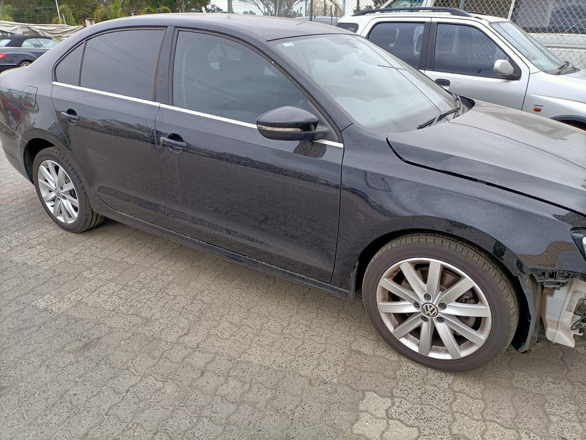 2013 VOLKSWAGEN JETTA 1B, 02/11-12/17 5C6821105A LEFT GUARD