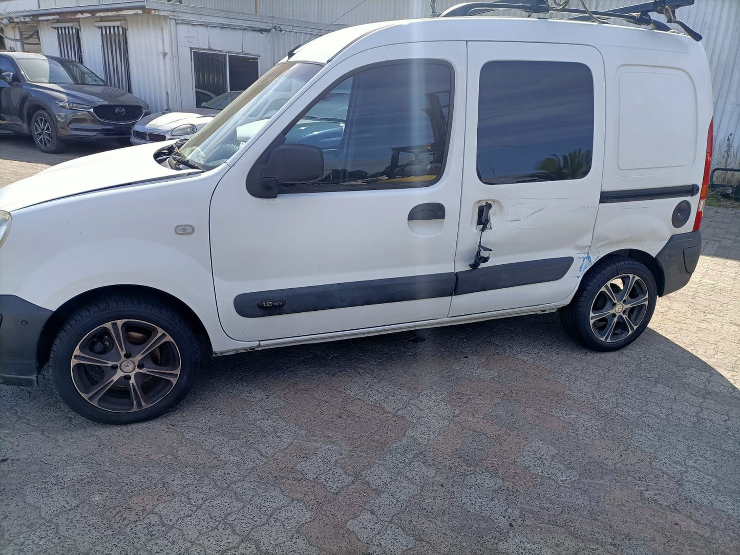 2009 RENAULT KANGOO X76, 08/04-09/10 7751691052 LEFT GUARD