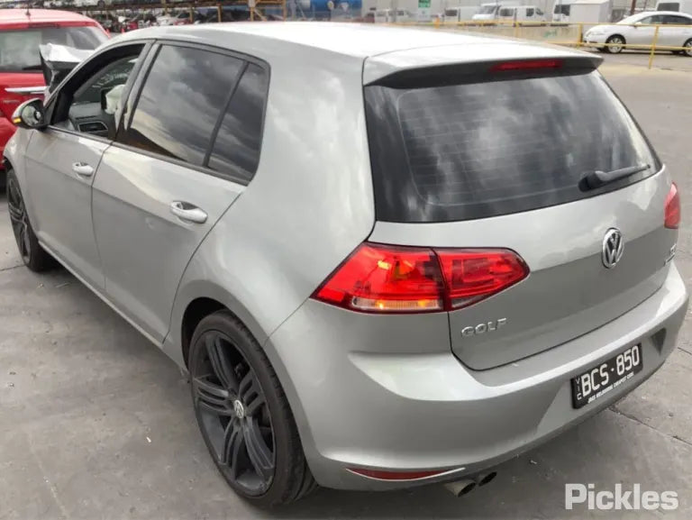 2016 VOLKSWAGEN GOLF PETROL, 1.4, VALEO 110AMP, GEN 7, 07/15-08/20 04E903021N ALTERNATOR