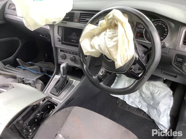 Wrecking 2016 VOLKSWAGEN GOLF for Used Parts VW0749