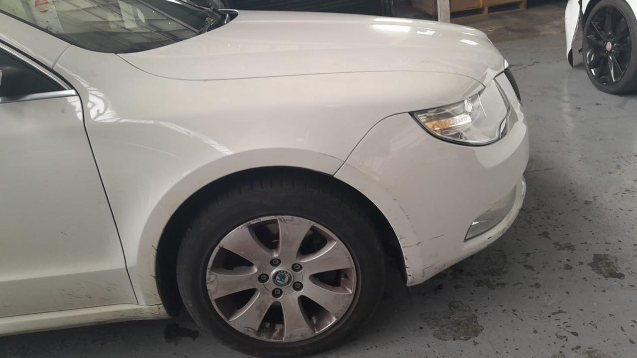 2011 SKODA SUPERB 3T, SEDAN, W/ PARK SENSOR, 03/09-12/15 3T5 807 421 REAR BUMPER