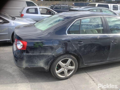 2010 VOLKSWAGEN JETTA 1KM, 02/06-07/11 1K5833106E RIGHT REAR DOOR