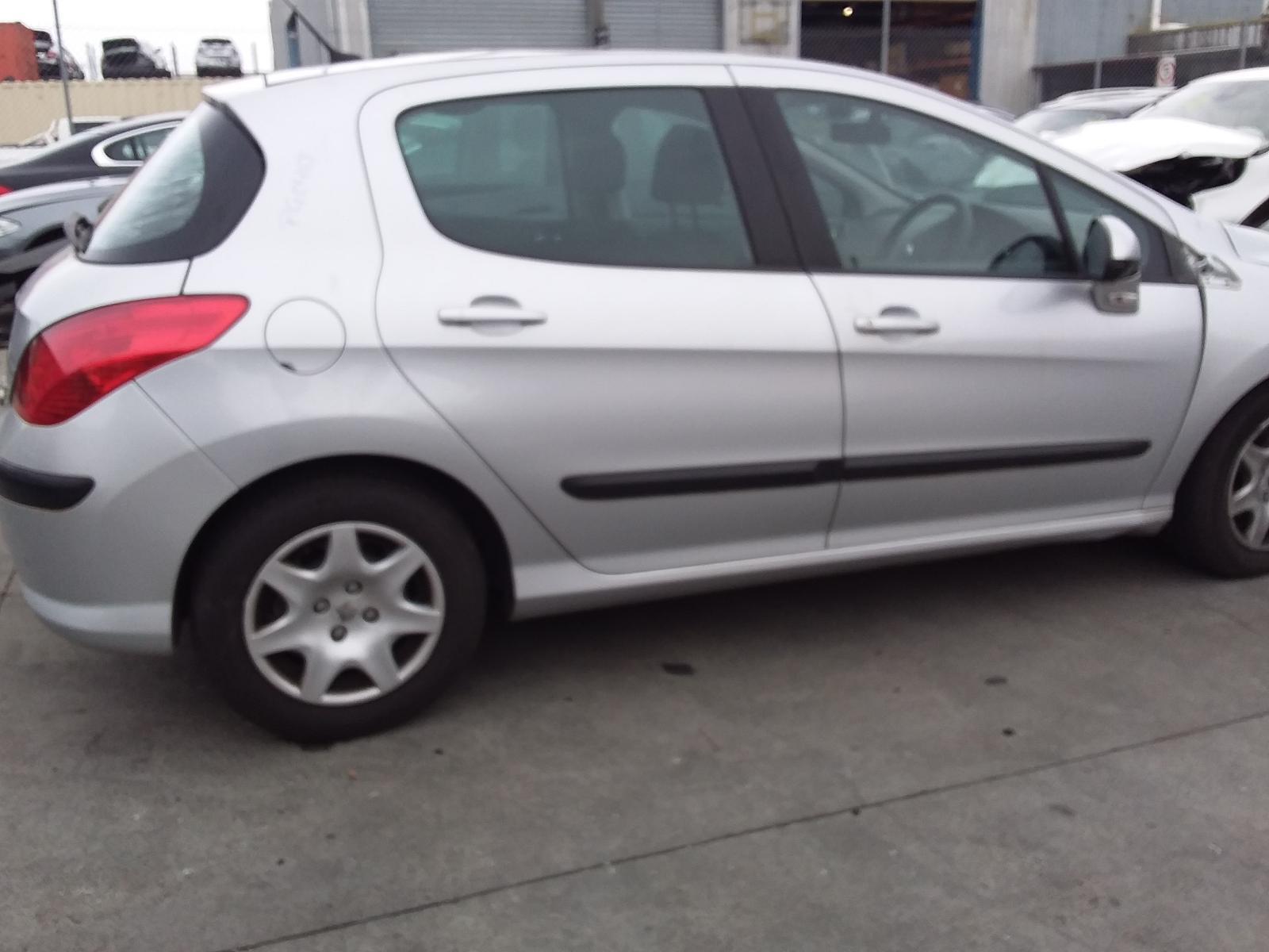 2009 PEUGEOT 308 LEFT FRONT DOOR LOCK, T7, HATCH/WAGON, 09/07-12/13  DOOR BOOT GATE LOCK