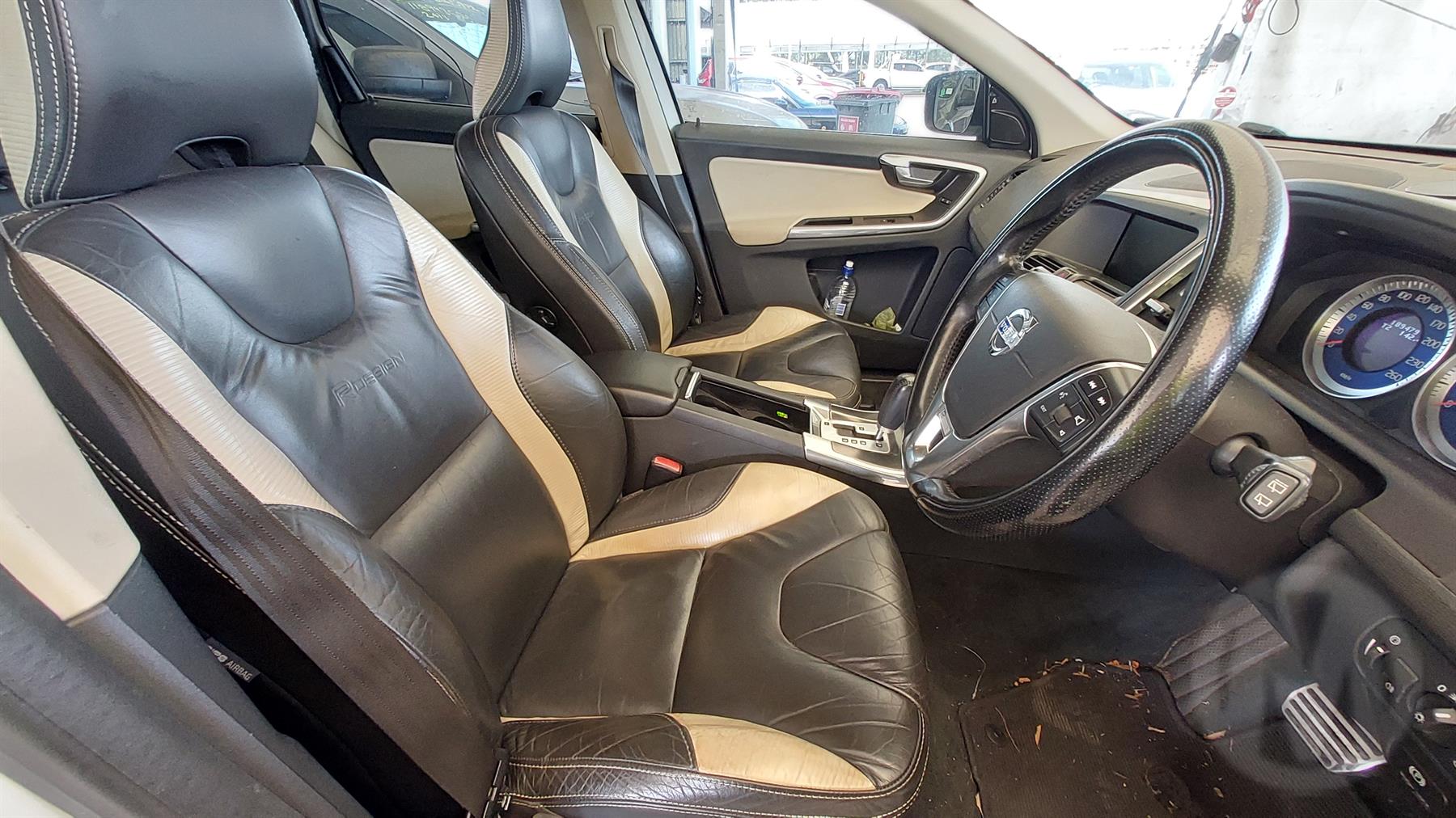 2012 VOLVO XC60 DZ, 02/09-04/17 31457126 LEFT FRONT DOOR