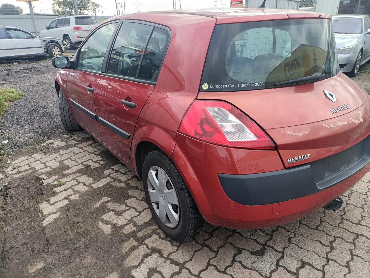 2006 RENAULT MEGANE X84, 12/03-08/10  RIGHT REAR 1Q DOOR GLASS