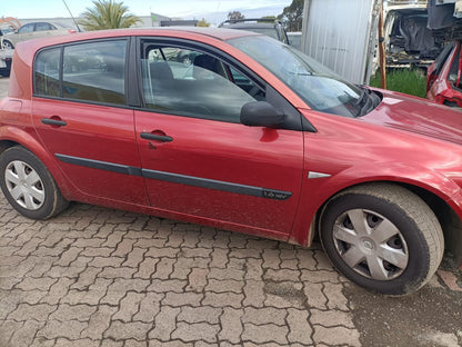 2006 RENAULT MEGANE X84, 12/03-08/10  RIGHT REAR 1Q DOOR GLASS