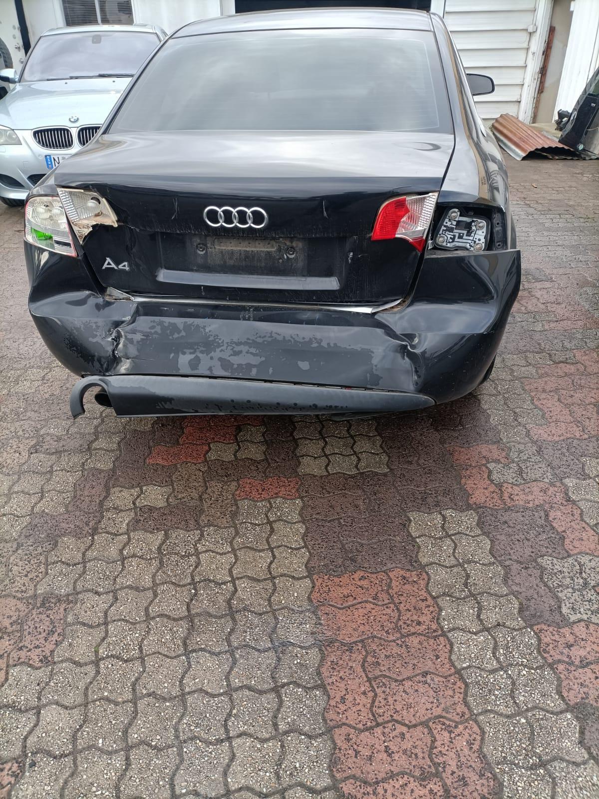 2006 AUDI A4 B7 (A4/S4/RS4), SEDAN, 11/04-03/08 8E0831052J RIGHT FRONT DOOR