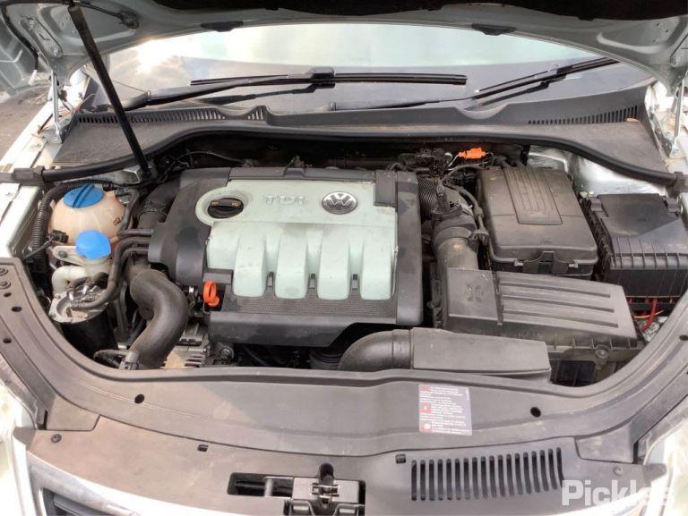 2007 VOLKSWAGEN EOS DIESEL ENG TYPE ,W/ PARK SENSORS , 02/07-04/11 1Q0807417 REAR BUMPER