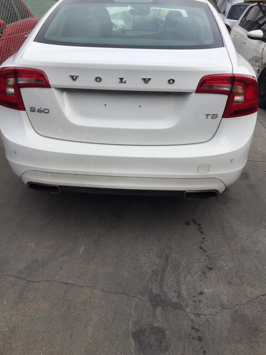 2015 VOLVO S60/V60 F SERIES, S60, SEDAN, 12/10-12/18 32228975 RIGHT REAR DOOR