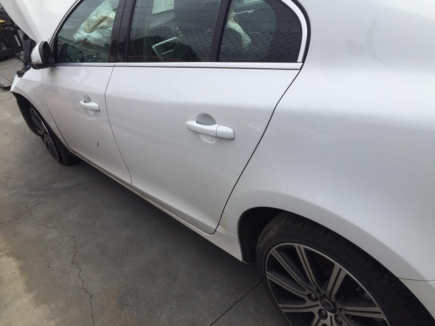 2015 VOLVO S60/V60 F SERIES, S60, SEDAN, 12/10-12/18 32228975 RIGHT REAR DOOR SLIDING