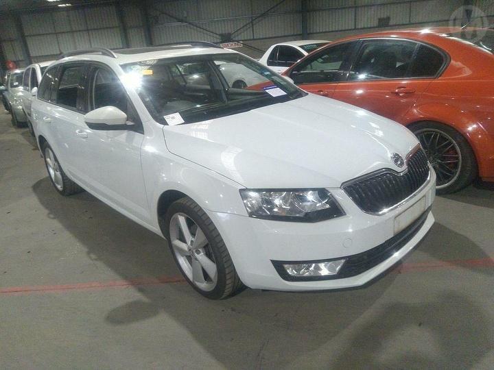 2014 SKODA OCTAVIA BUMPER FOGLAMP, NE, RS, HALOGEN TYPE, 04/14-02/17 5E0941702D RIGHT INDICATOR FOG SIDE