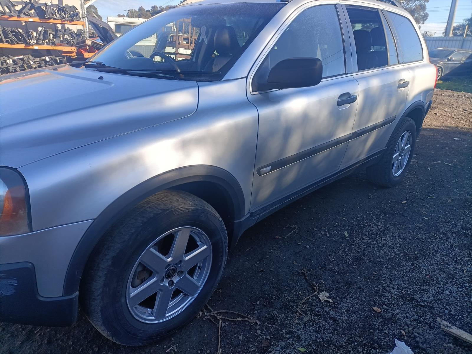 2006 VOLVO XC90 W/ PARK SENSOR TYPE, 07/03-08/06 39977061 REAR BUMPER