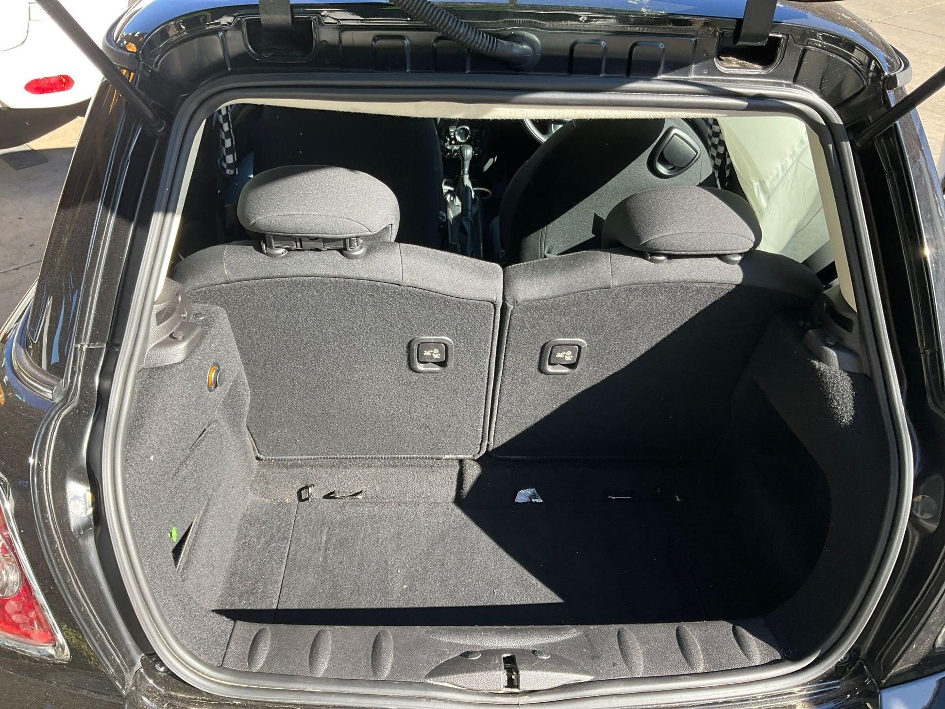 2011 MINI COOPER CENTRE REAR, SEAT BELT STALK ONLY, WAGON, R55, 03/08-05/14 72112752698 SEAT BELT STALK