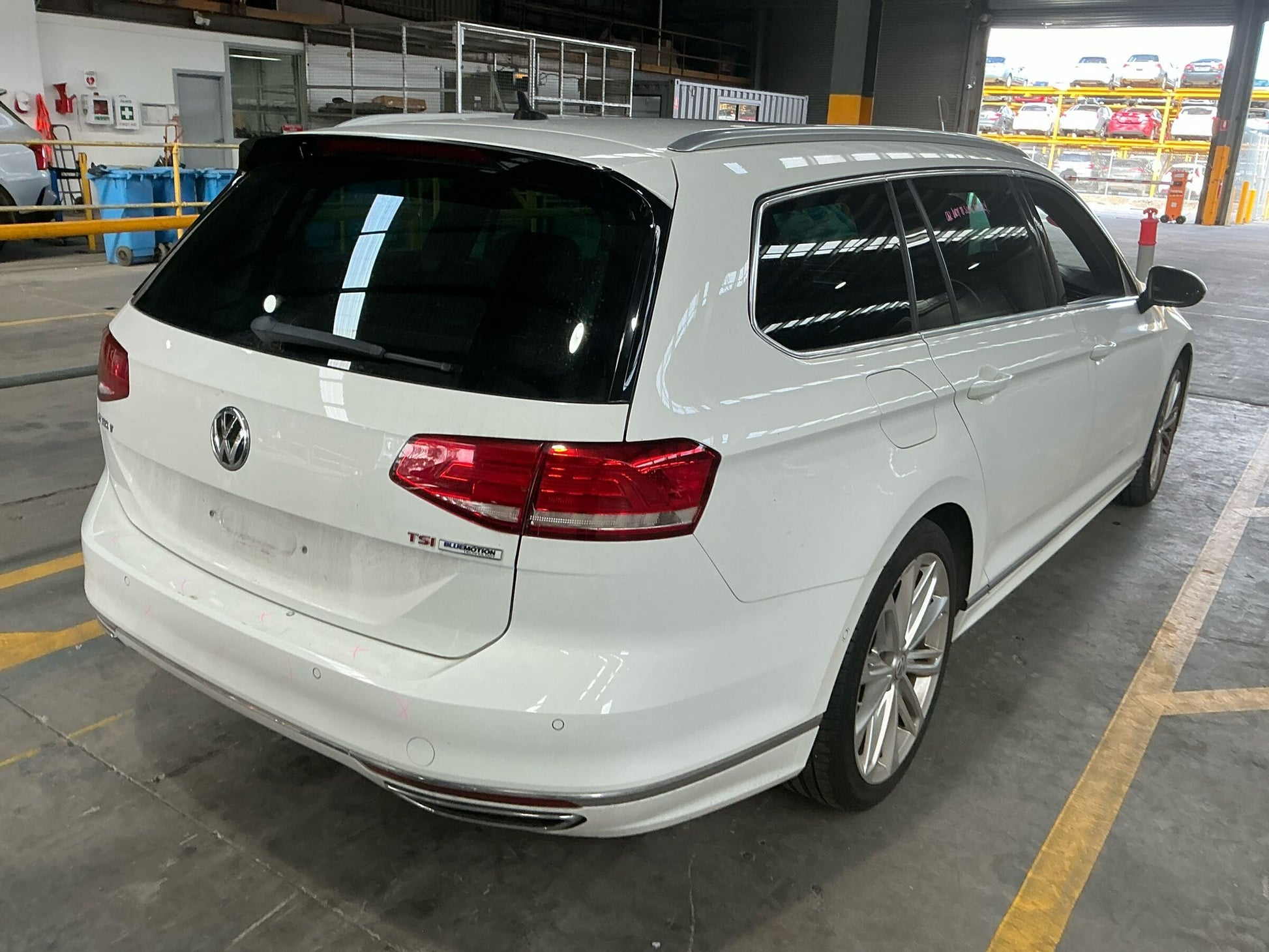 Wrecking 2016 VOLKSWAGEN PASSAT for Used Parts VG1614