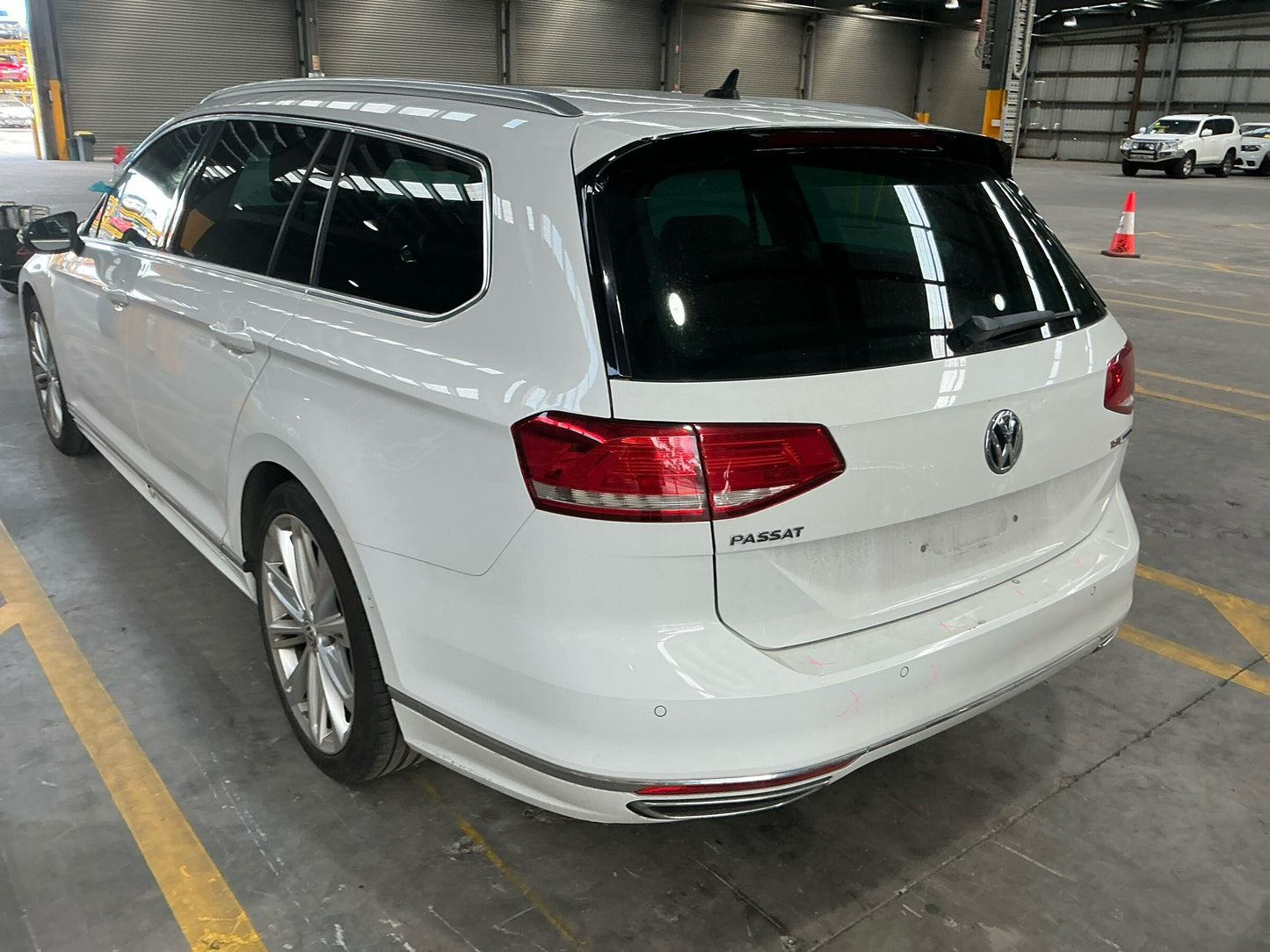 Wrecking 2016 VOLKSWAGEN PASSAT for Used Parts VG1614