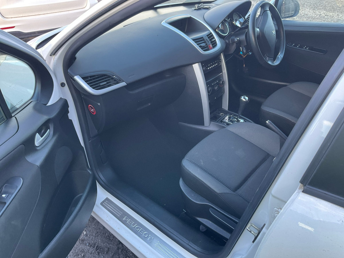 2012 PEUGEOT 207 RH FRONT M/SWITCH, 5DR, NON FOLDING MIRRORS , 03/07-12/12 6490EJ PWR DR WIND SWITCH