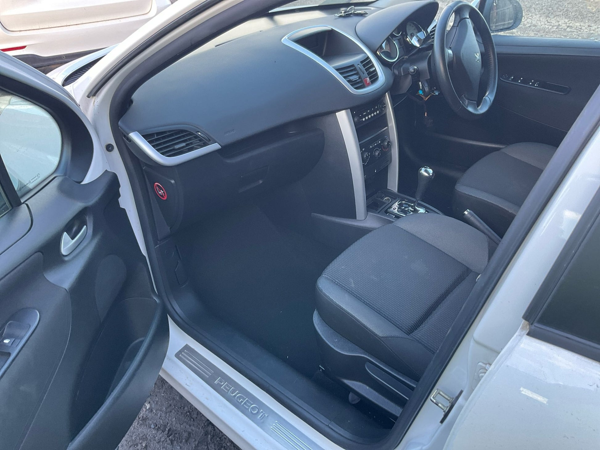 2012 PEUGEOT 207 A7, STANDARD TYPE, NON CHROME RING ON DIAL, 03/07-12/12  6452Q7 HEATER AC CONTROLS