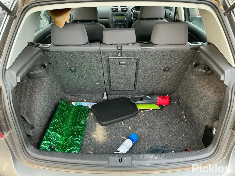 Wrecking 2005 VOLKSWAGEN GOLF for Used Parts VW1619