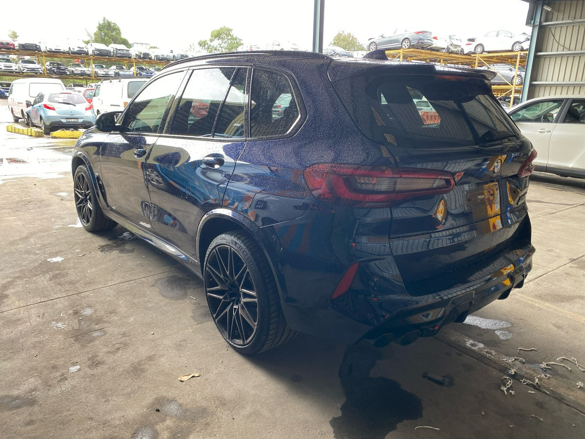 2020 BMW X5 G05, 08/18- 31216876655 LEFT FRONT HUB ASSEMBLY