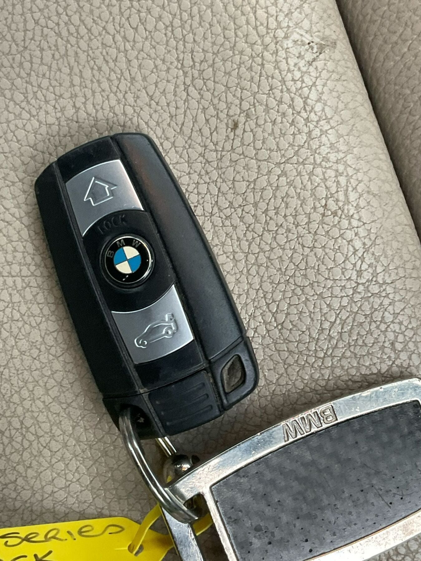 Wrecking 2011 BMW 1 SERIES for Used Parts BM1630