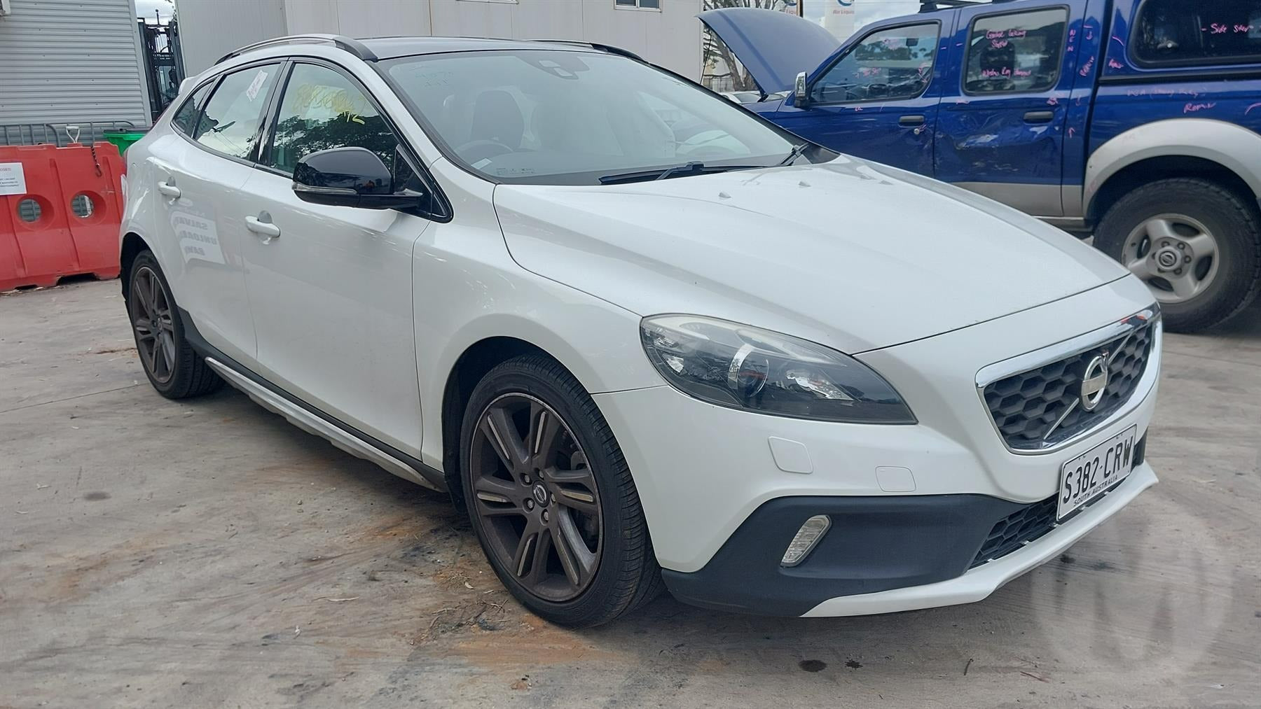 Wrecking 2014 VOLVO S40 for Used Parts VO1629