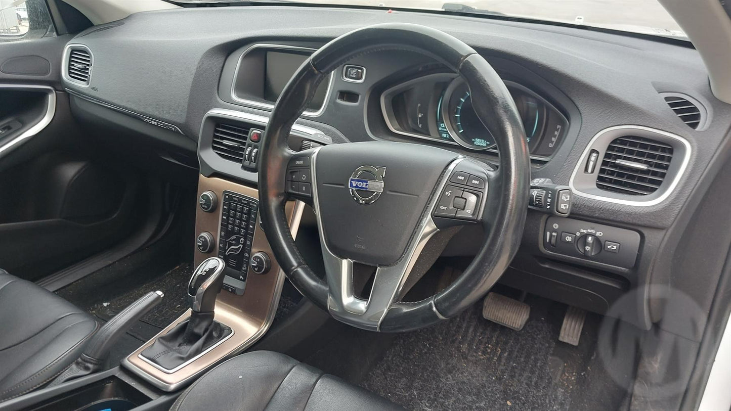 Wrecking 2014 VOLVO S40 for Used Parts VO1629