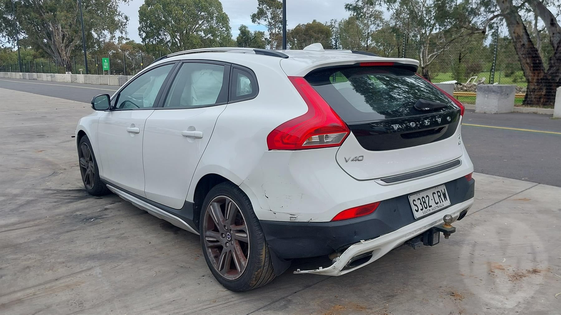Wrecking 2014 VOLVO S40 for Used Parts VO1629