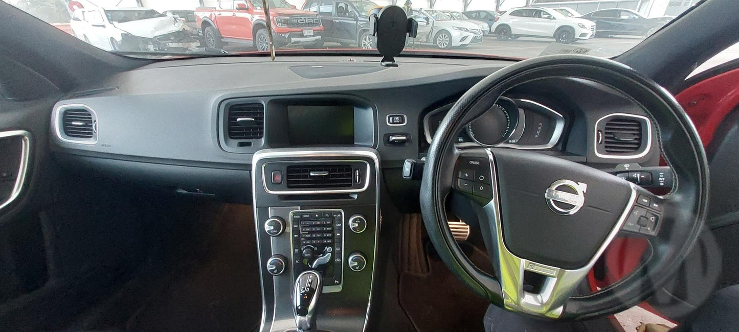 2014 VOLVO S60/V60 S60/V60, F SERIES, XENON TYPE, 12/13-12/18 31698820 LEFT HEADLAMP