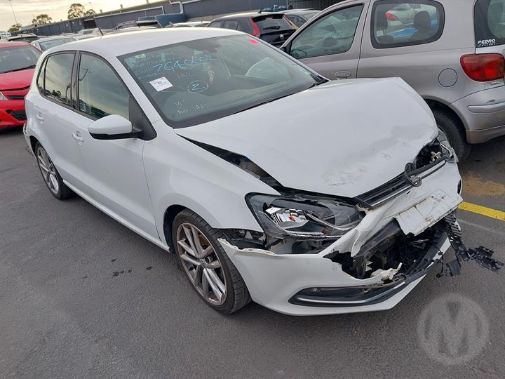 2015 VOLKSWAGEN POLO STEERING WHEEL, 6R, 05/14-09/17 6C0880201E RIGHT AIRBAG