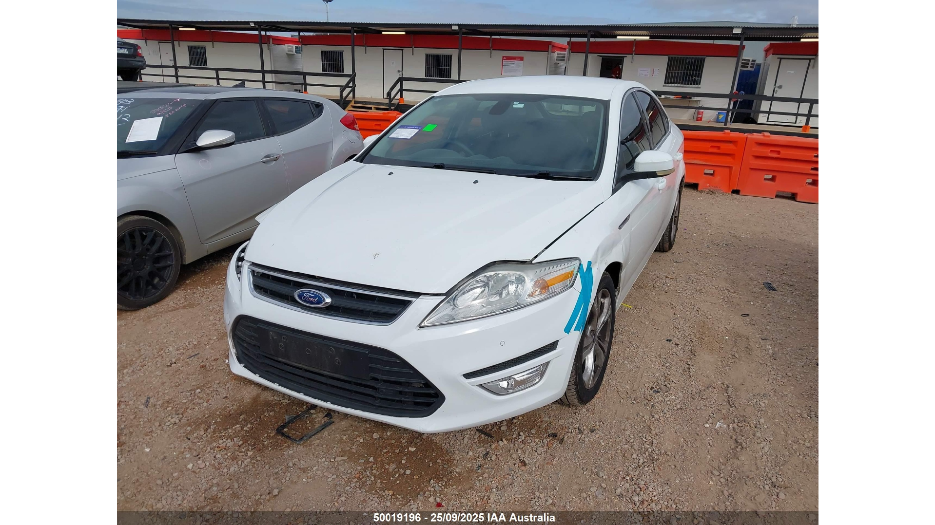 Wrecking 2014 FORD MONDEO for Used Parts FO1696