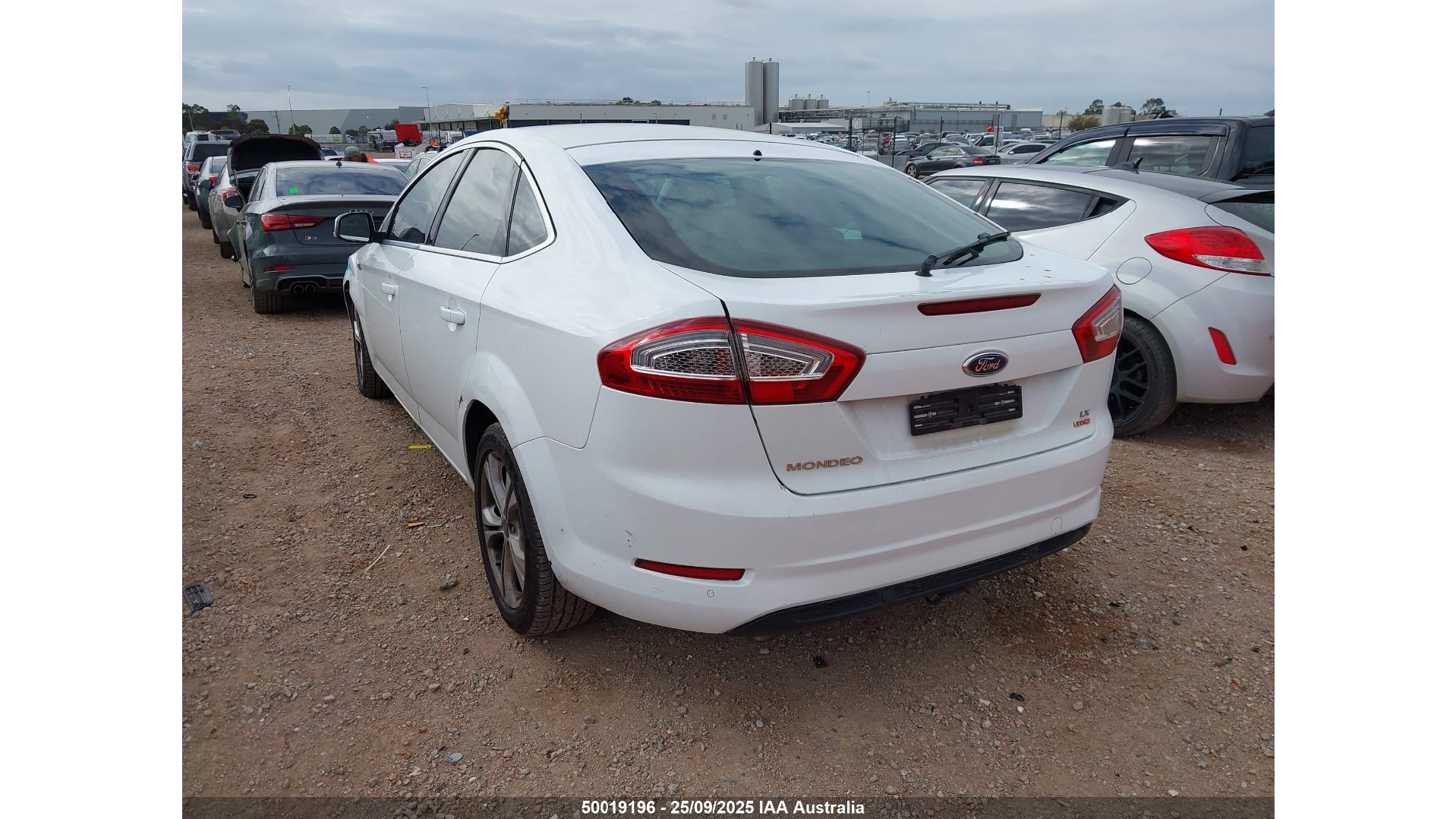 Wrecking 2014 FORD MONDEO for Used Parts FO1696