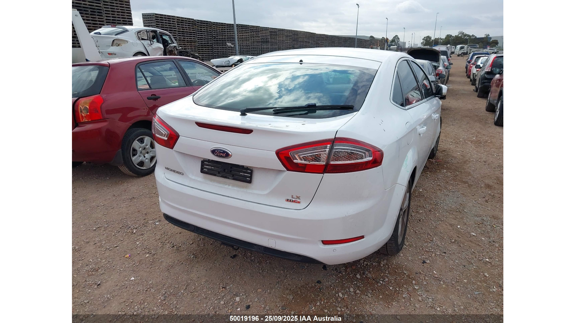 Wrecking 2014 FORD MONDEO for Used Parts FO1696