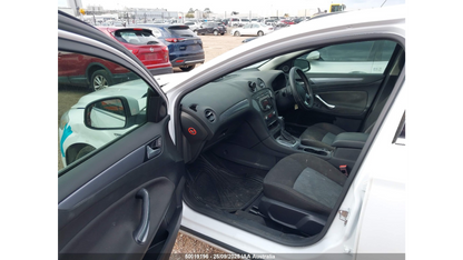 Wrecking 2014 FORD MONDEO for Used Parts FO1696