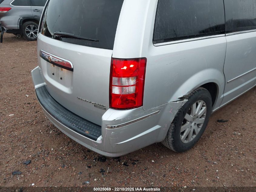 Wrecking 2009 CHRYSLER VOYAGER for Used Parts CH1704