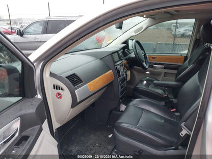 Wrecking 2009 CHRYSLER VOYAGER for Used Parts CH1704