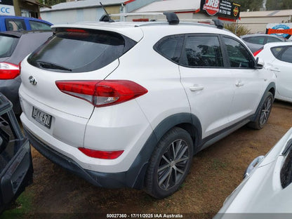 Wrecking 2016 HYUNDAI TUCSON for Used Parts HY1714