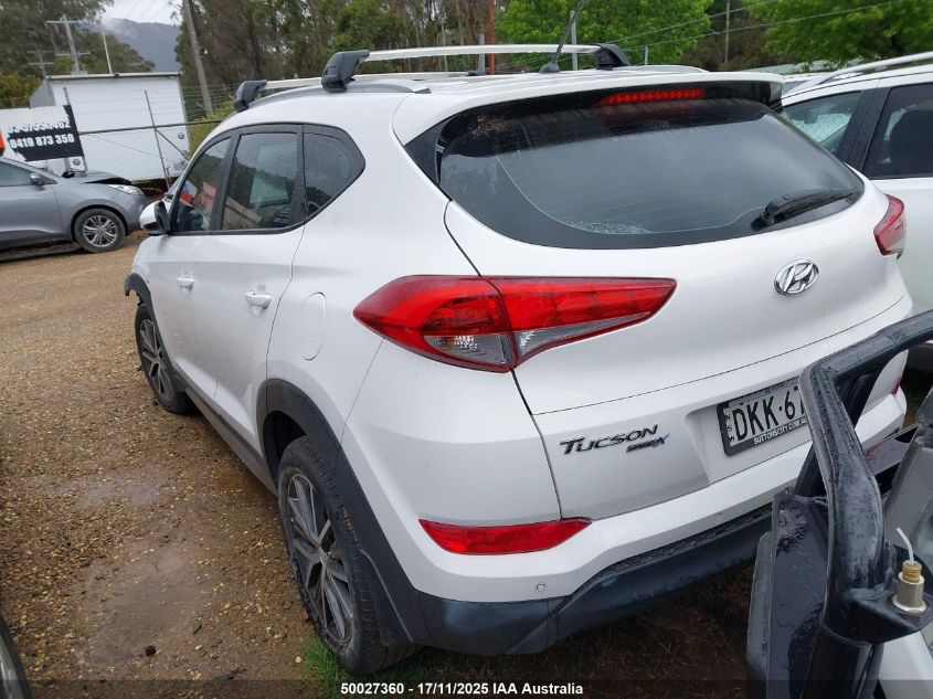 Wrecking 2016 HYUNDAI TUCSON for Used Parts HY1714