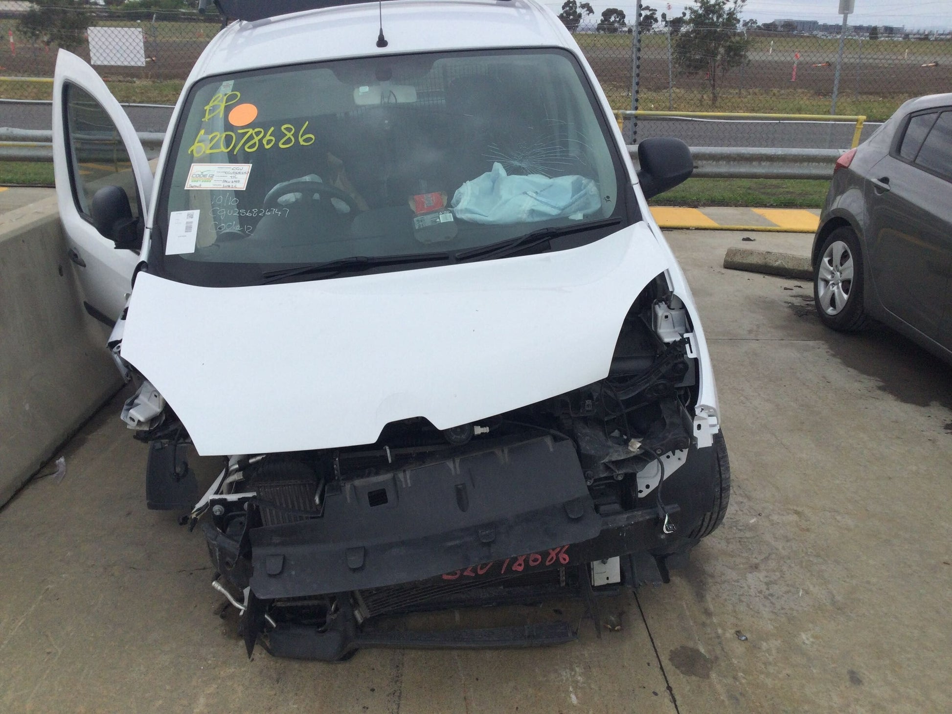 Wrecking 2017 RENAULT KANGOO for Used Parts RN1717