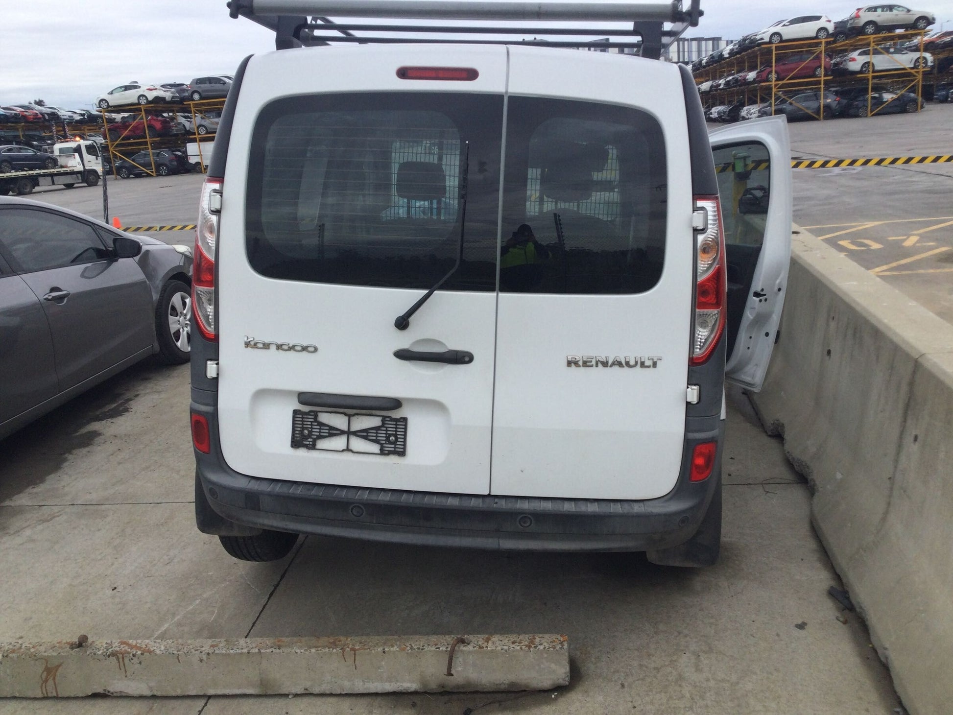 Wrecking 2017 RENAULT KANGOO for Used Parts RN1717