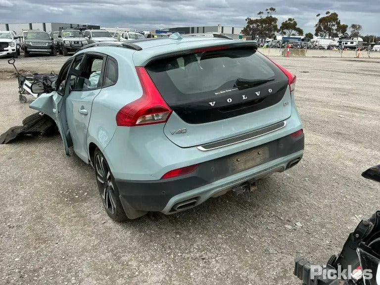 Wrecking 2017 VOLVO S40 for Used Parts VO1722