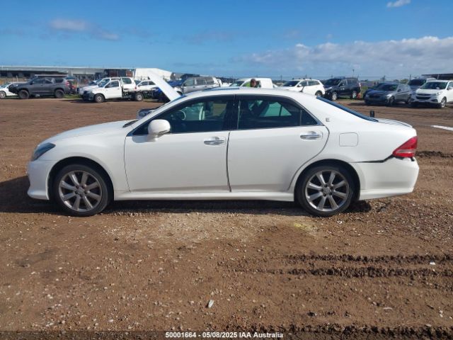 Wrecking 2008 TOYOTA CROWN for Used Parts TO1638