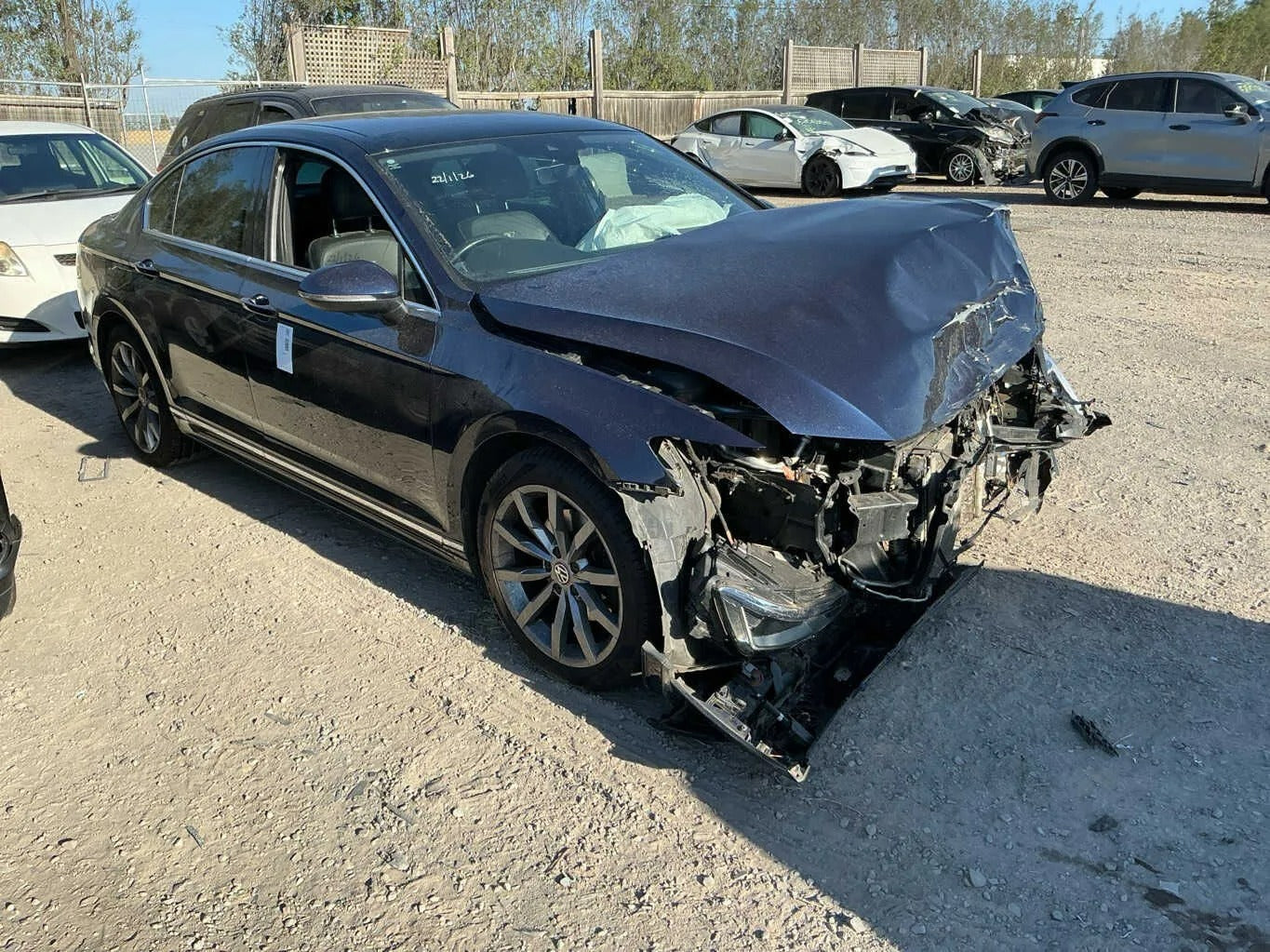 Wrecking 2017 VOLKSWAGEN PASSAT for Used Parts VW1774