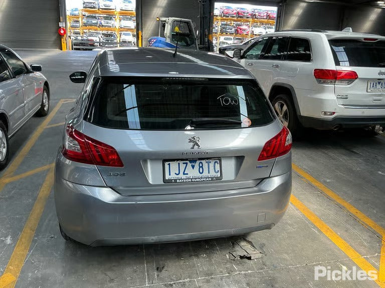Wrecking 2017 PEUGEOT 308 for Used Parts PG1773