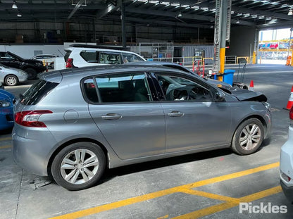 Wrecking 2017 PEUGEOT 308 for Used Parts PG1773