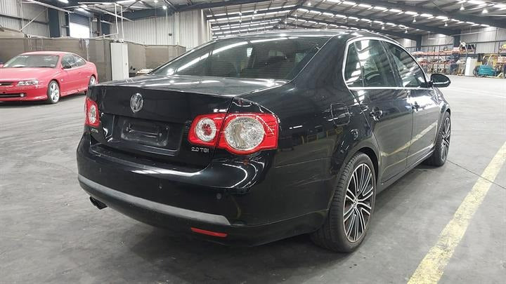 Wrecking 2006 VOLKSWAGEN JETTA for Used Parts VW1761