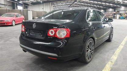 Wrecking 2006 VOLKSWAGEN JETTA for Used Parts VW1761
