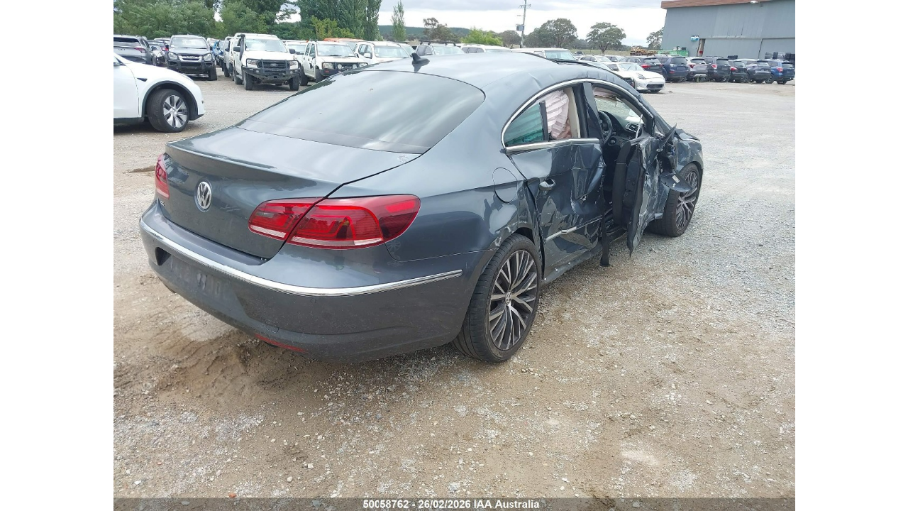 Wrecking 2014 VOLKSWAGEN PASSAT for Used Parts VW1758