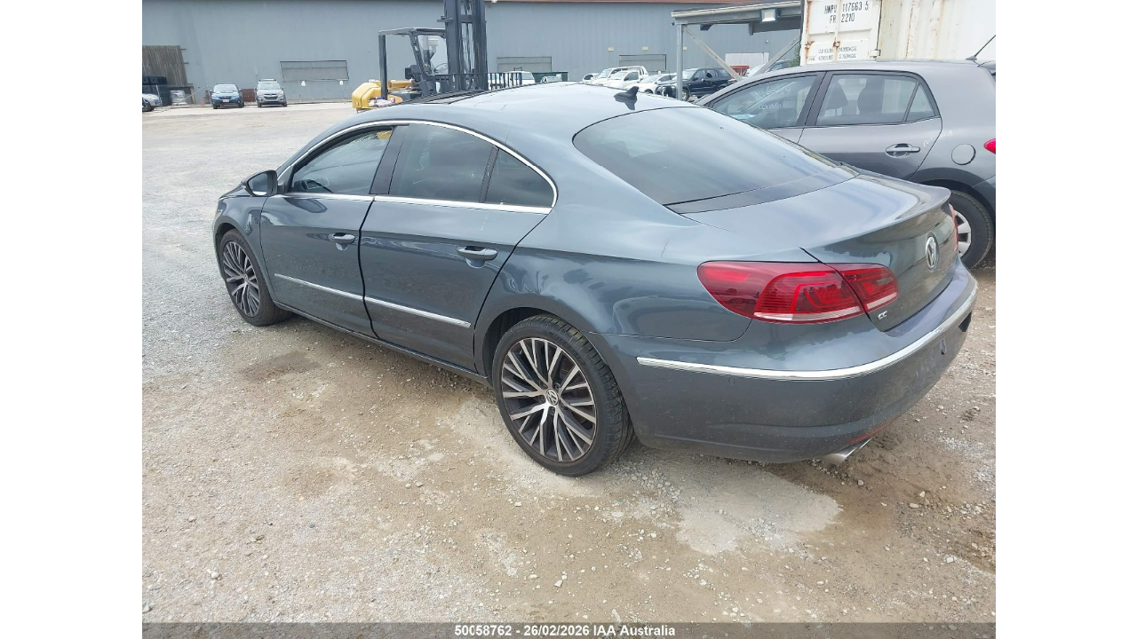 Wrecking 2014 VOLKSWAGEN PASSAT for Used Parts VW1758